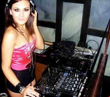 Dec 13th 2014 d3ep radio undisputed grooves w Dj miss pink